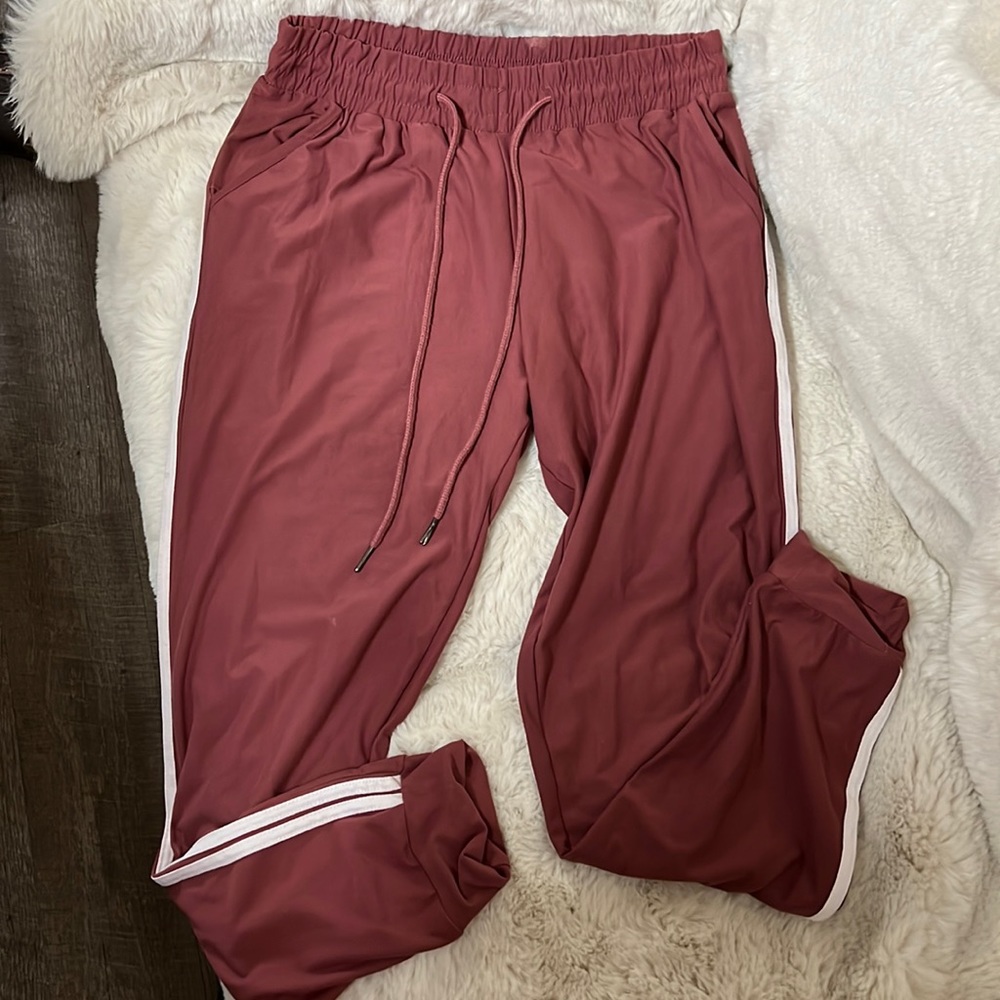 Super cute stretchy joggers